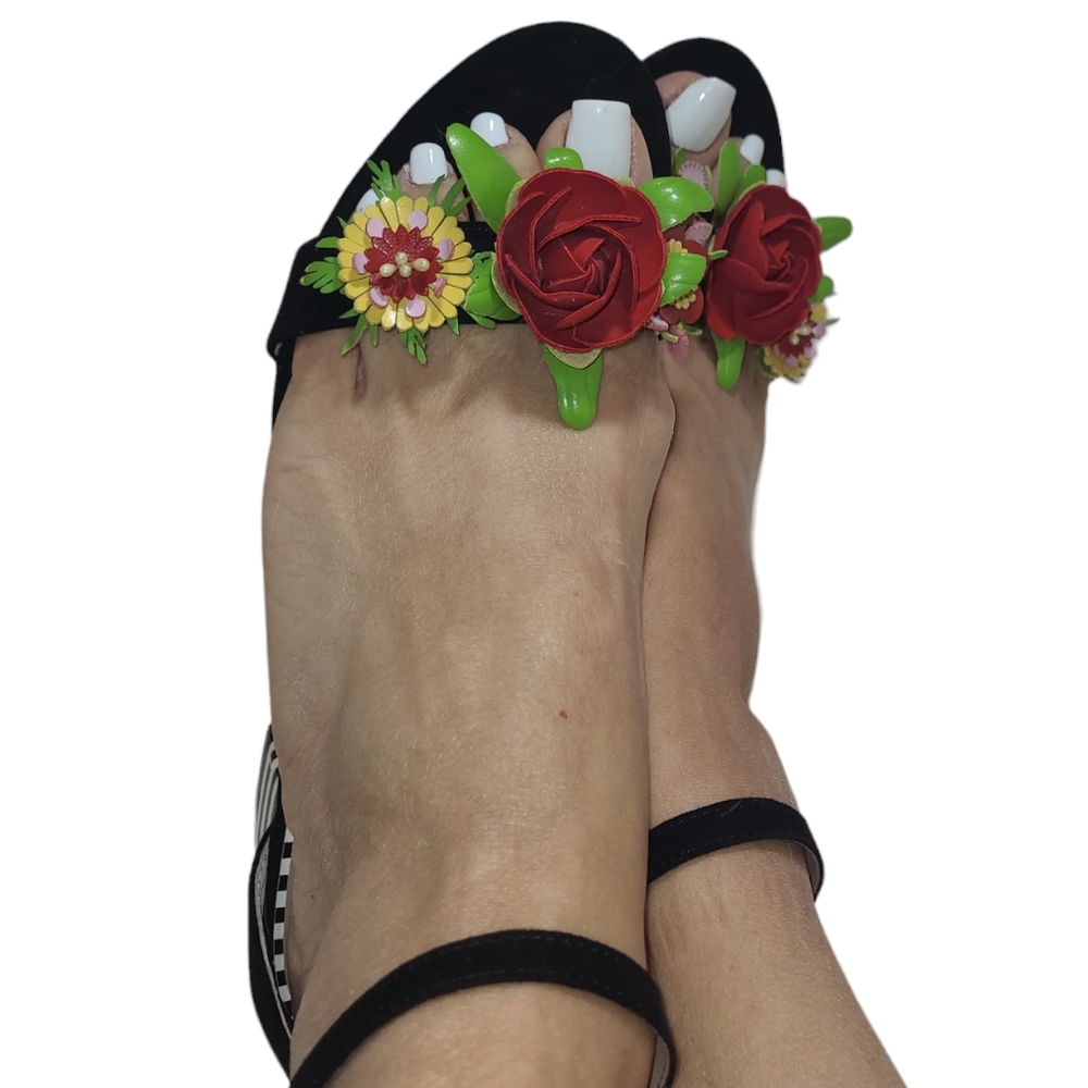 Betsey Johnson Lore Block Heeled Sandals in size 7.5.